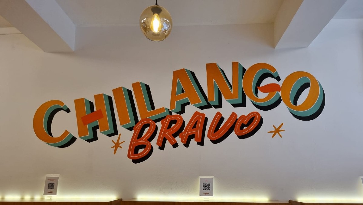 La sucursal de Chilango Bravo en la calle Culiacán cuenta con rincones llenos de folclor. | Foto: Roberto Damián