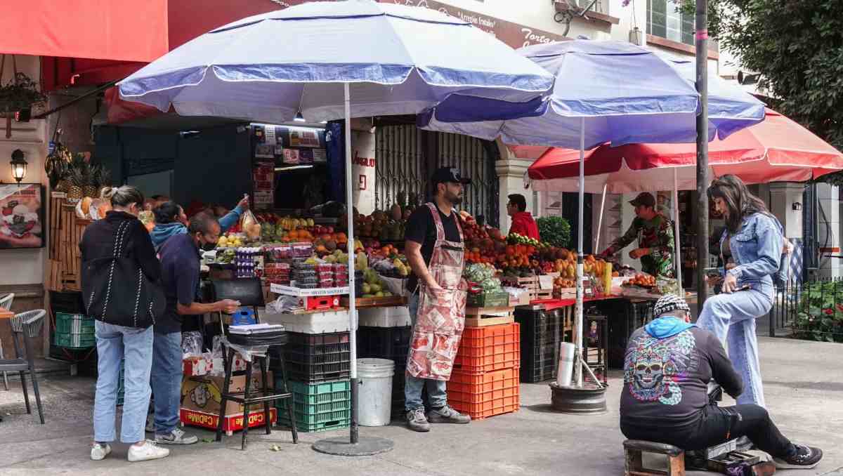 Comerciantes enfrentan mayores costos e inseguridad, factores que afectan sus ventas y operación diaria, según ANPEC. | Foto: Cuartoscuro