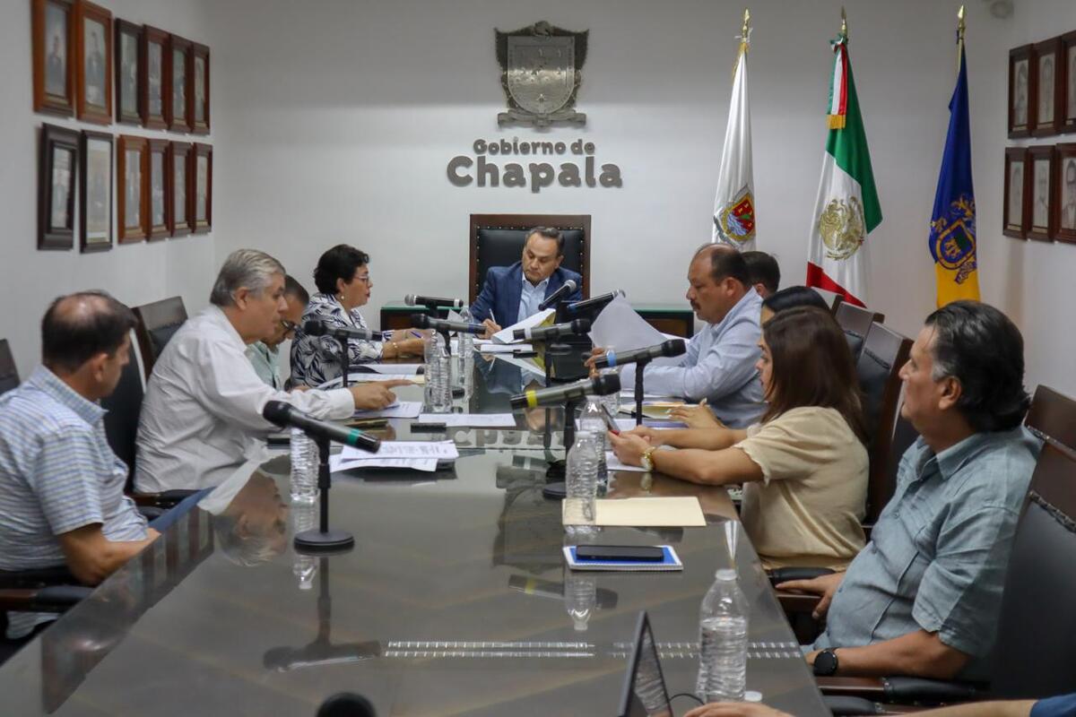 La Comisión Municipal de Regularización de Predios Urbanos aprobó por unanimidad una serie de acuerdos. (Cortesía Chapala)