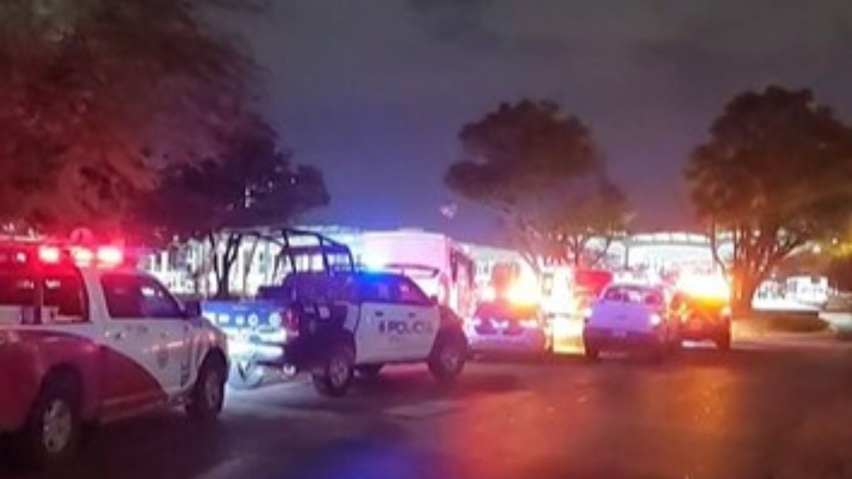 El conductor del transporte fue quien resultó más lesinadodo tras el accidente. | Redes Sociales