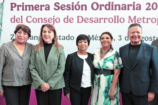 Delfina Gómez, Margarita González, Edna Vega, la mandataria capitalina y Julio Menchaca. ESPECIAL