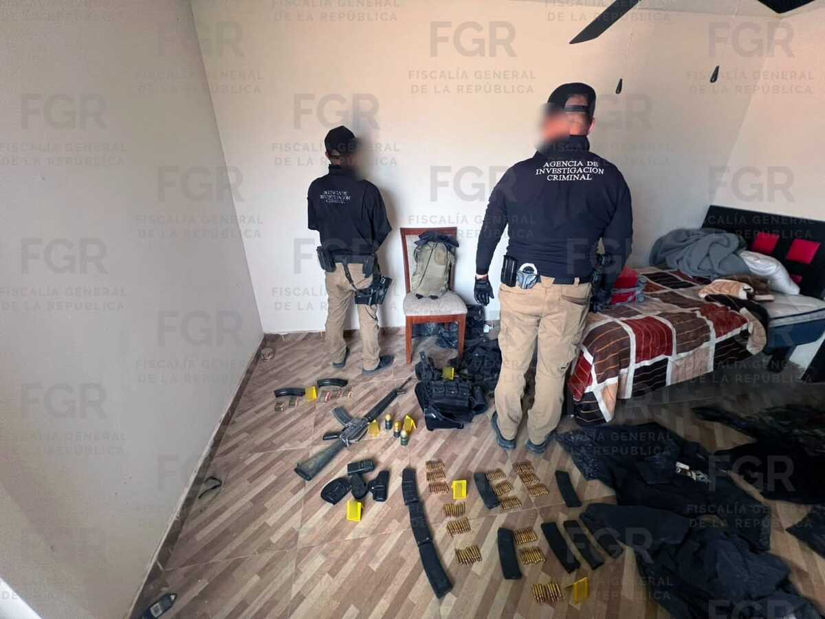 En Durango, FGR asegura armas y granadas en nuevo cateo. | Foto: cortesía de la FGR.