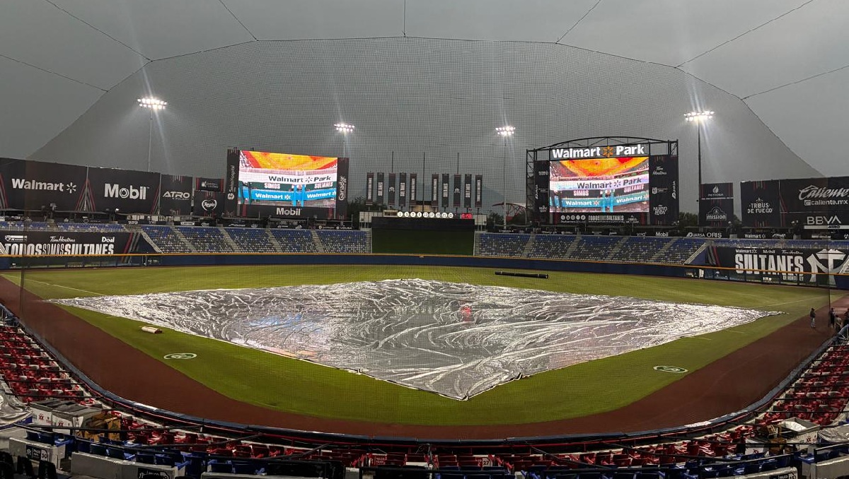 Primer partido entre Sultanes y Tecos es pospuesto por las condiciones climáticas (Roberto Alanís)