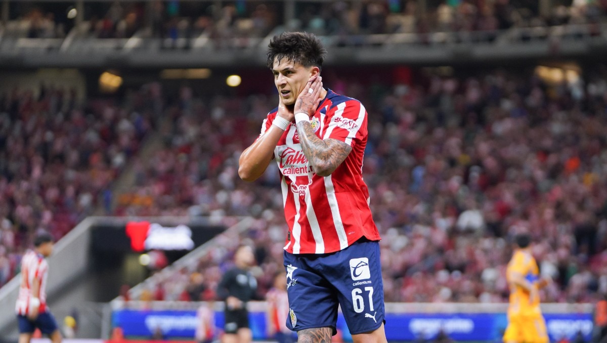 Sergio Aguayo dejaría a Chivas para irse a jugar a Colombia (Imago7)