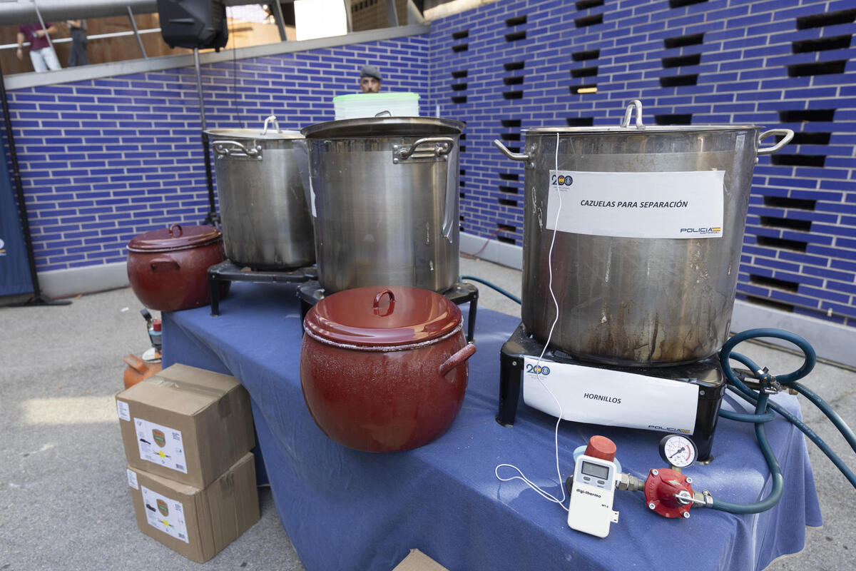 Autoridades localizaron uno de los mayores laboratorios clandestinos en Europa. | Foto: EFE