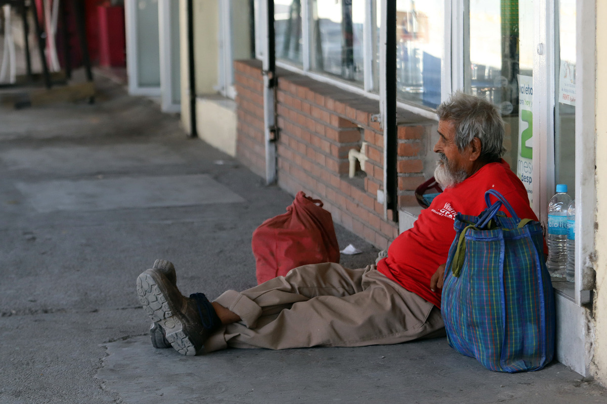 Crece población en calle y abandono de adultos mayores en Lerdo.| Rolando Riestra.