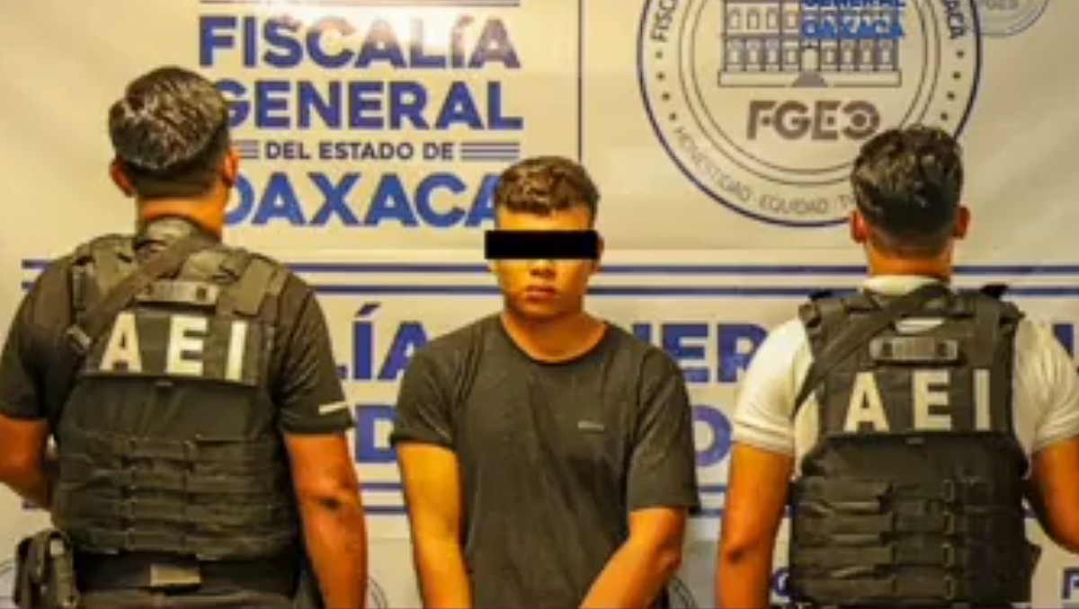‘El 07’ fue detenido en Puerto Escondido; está relacionado con los crímenes de dos funcionarios de San Juan Cacahuatepec. | Foto: Fiscalía de Oaxaca