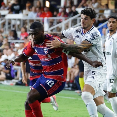 FC Dallas derrotó por dos goles al Querétaro en el primer partido de la Leagues Cup.