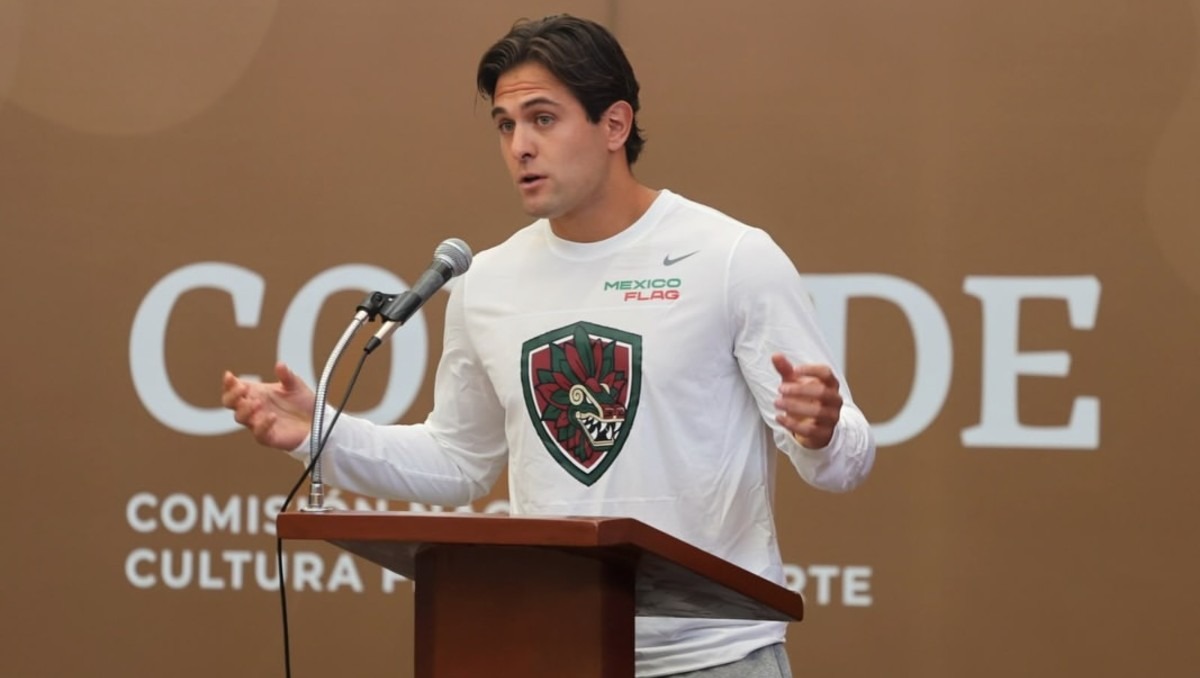 Guillermo Villalobos, abanderado de la Selección Mexicana varonil de Flag Football. (Instagram @rommel_pacheco)