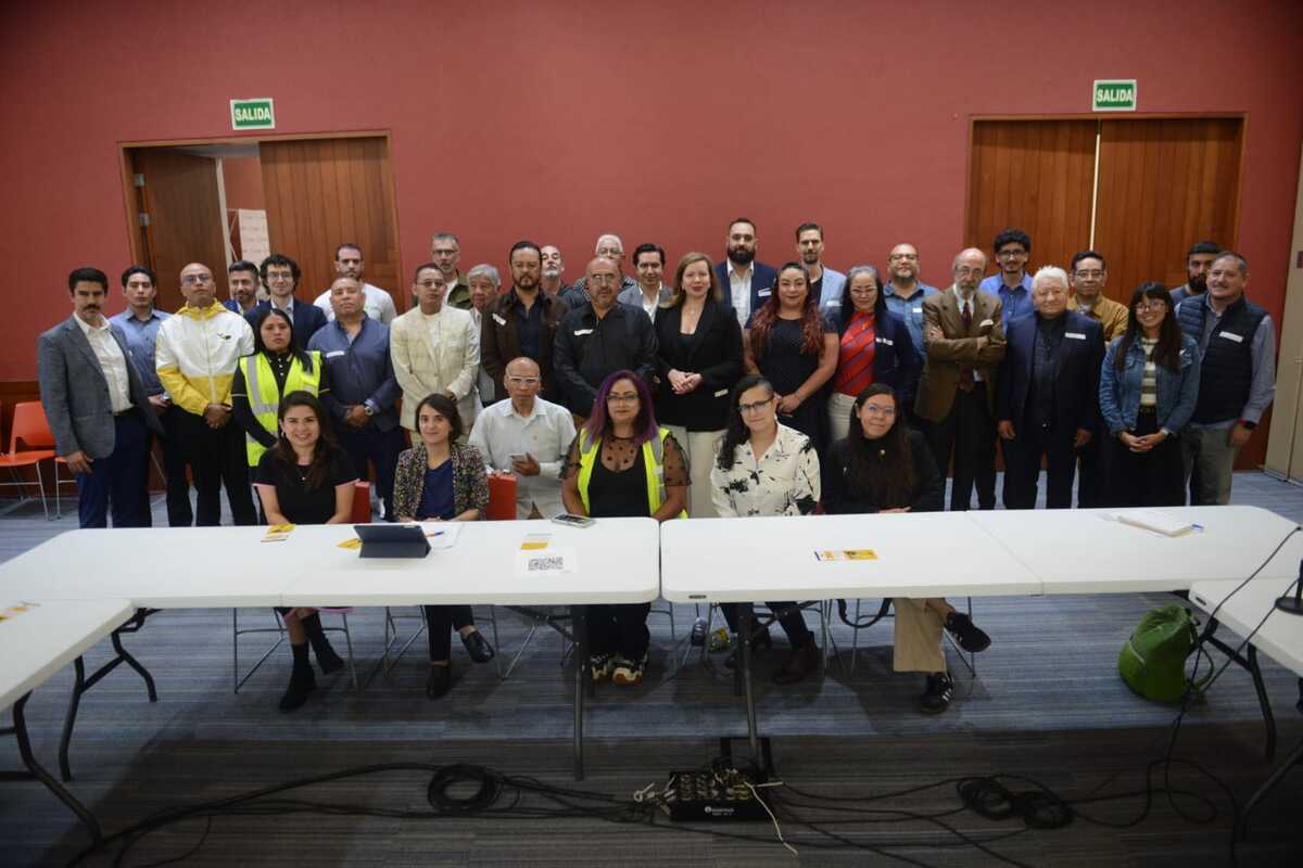 En la mesa también participaron representantes de organizaciones civiles, especialistas y empresas. | Foto: Especial