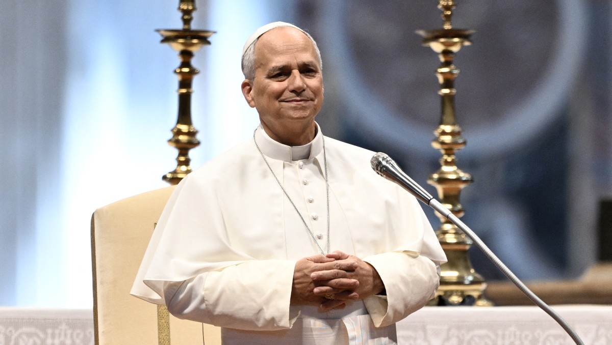 Papa León XIV asiste a la audiencia general semanal en la Basílica de San Pedro, en el Vaticano. | AFP