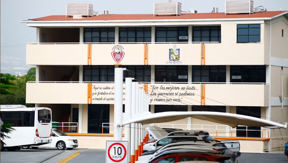 La prepa militarizada general Mariano Escobedo tiene reconocimiento de la Secretaría de Educación Estatal. Foto: Jorge López