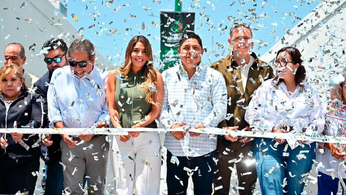 Ricardo Gallardo durante la inauguración del nuevo paso a desnivel en Circuito Potosí. | Especial