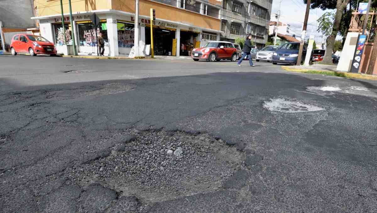 Entre agosto y septiembre arrancarán trabajos de rehabilitación y conservación en importantes vialidades del Valle de Toluca. | Foto: Cuartoscuro