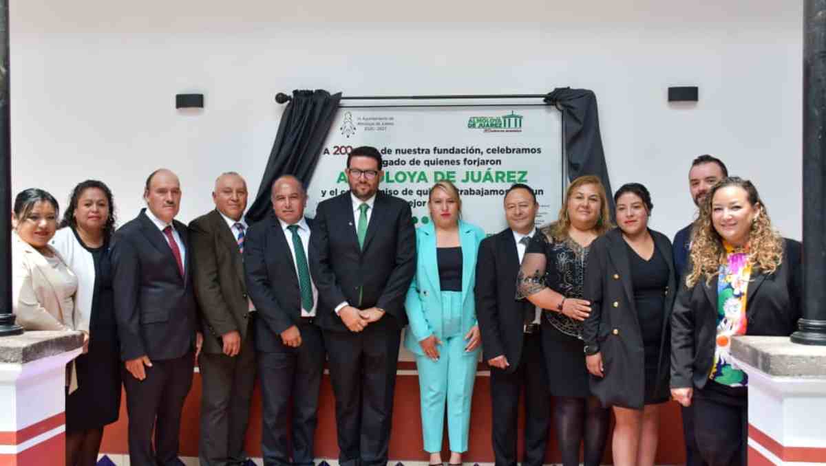 El alcalde Adolfo Solís Gómez encabezó el arranque de la celebración por los 200 años de Almoloya de Juárez. | Foto: Especial