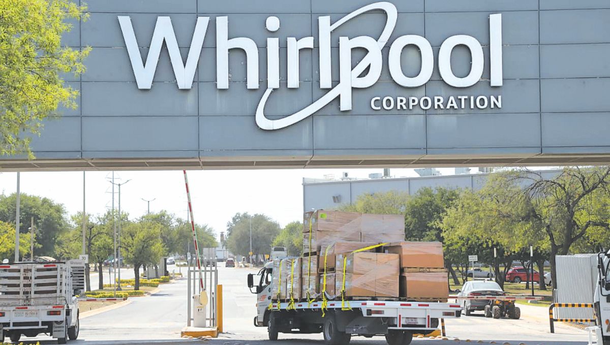 La decisión de cerrar esta área es para consolidar la fabricación de refrigeradores en Ramos Arizpe, Coahuila. Luis Guerra