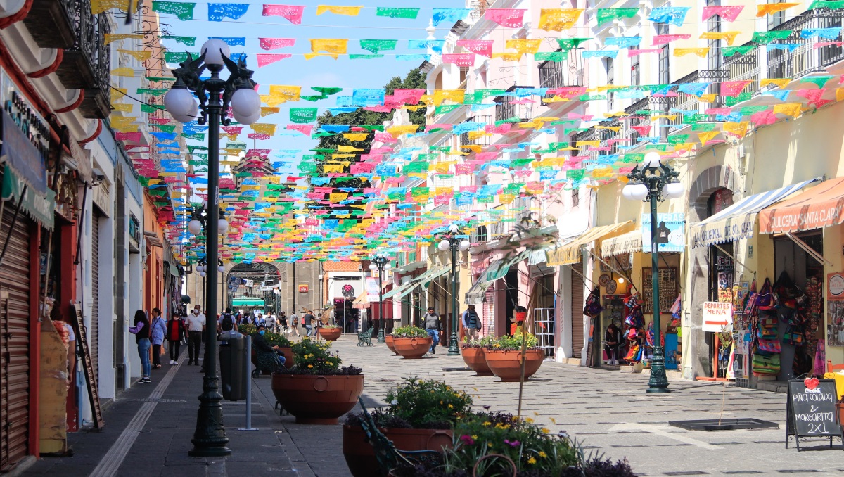 Definirán si calle de los Dulces en Puebla será completamente peatonal | EsImagen