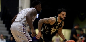 Dorados de Chihuahua derrotaron  96-67 a Fuerza Regia en el primer partido de la serie de LNBP.