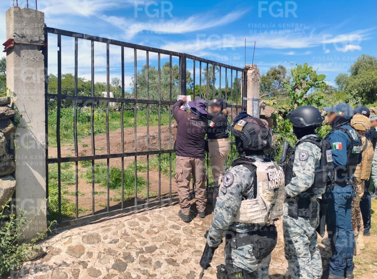 El inmueble también quedó asegurado como parte de la investigación. (Cortesía: FGR)