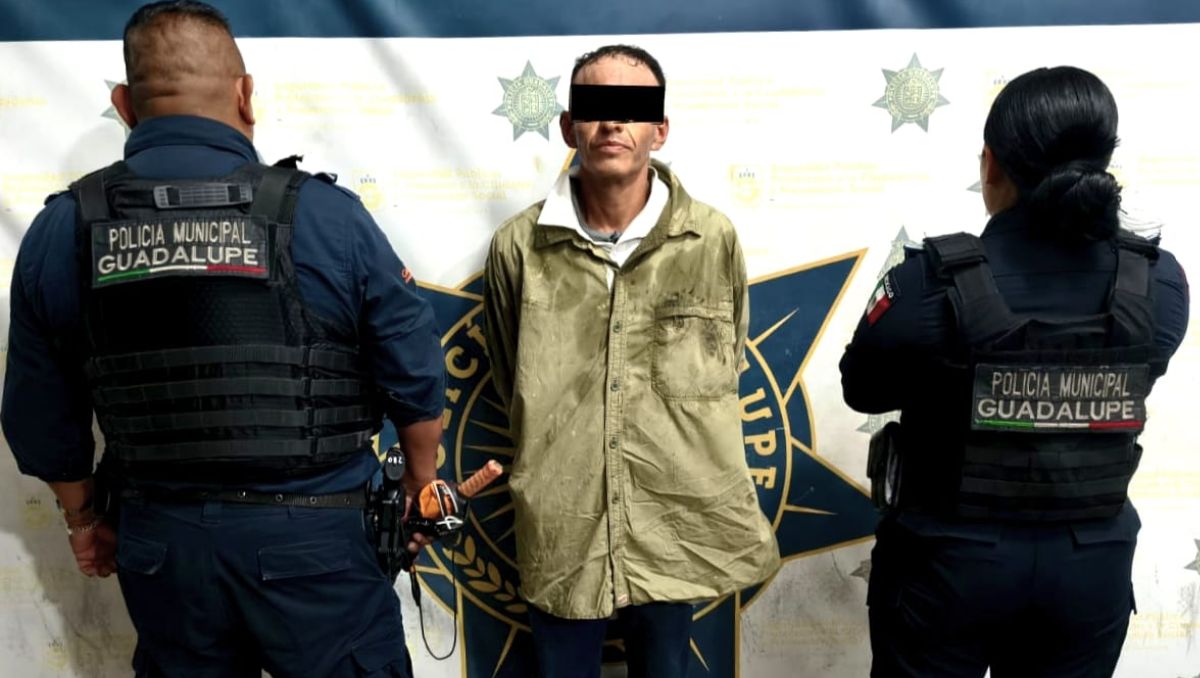 El hombre destrozó una vitrina e intentar llevarse la mercancía. | Especial
