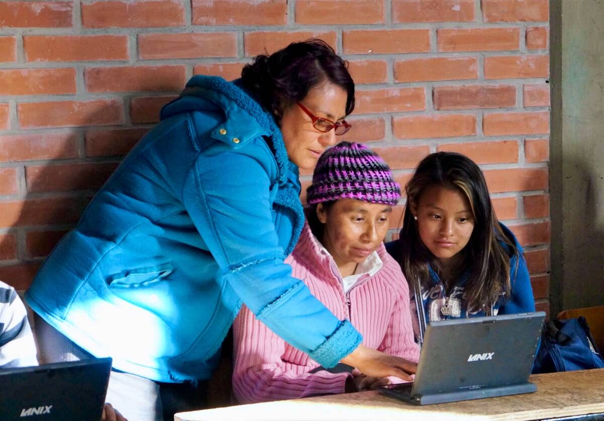 El INEA fortalece la alfabetización y la educación básica gratuita para personas jóvenes y adultas en todo México. | Especial