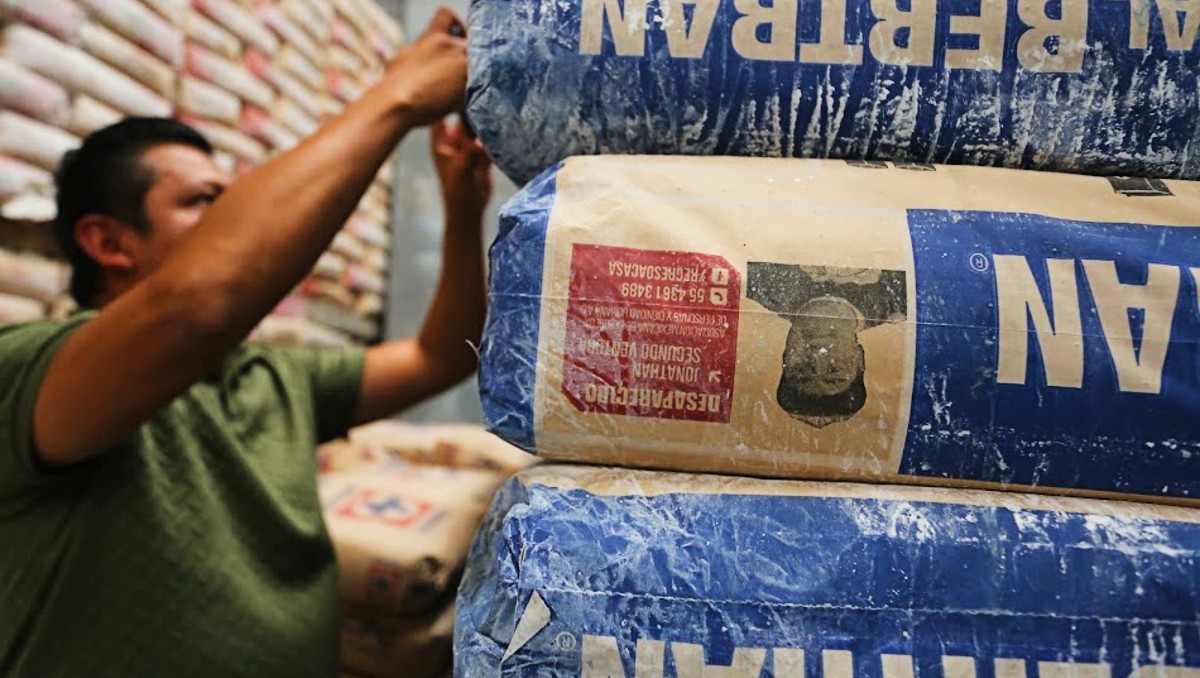 León: distribuyen bultos de cal con fichas de desaparecidos | Daniela Béjar