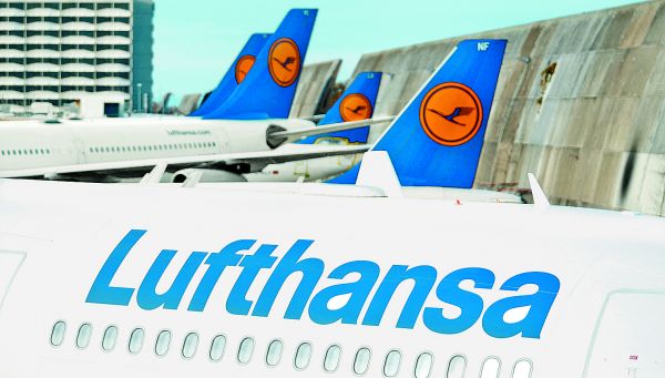Lufthansa retiró del servicio dos aviones jumbo y dio de baja la última unidad de otro modelo. RALPH ORLOWSKI/REUTERS
