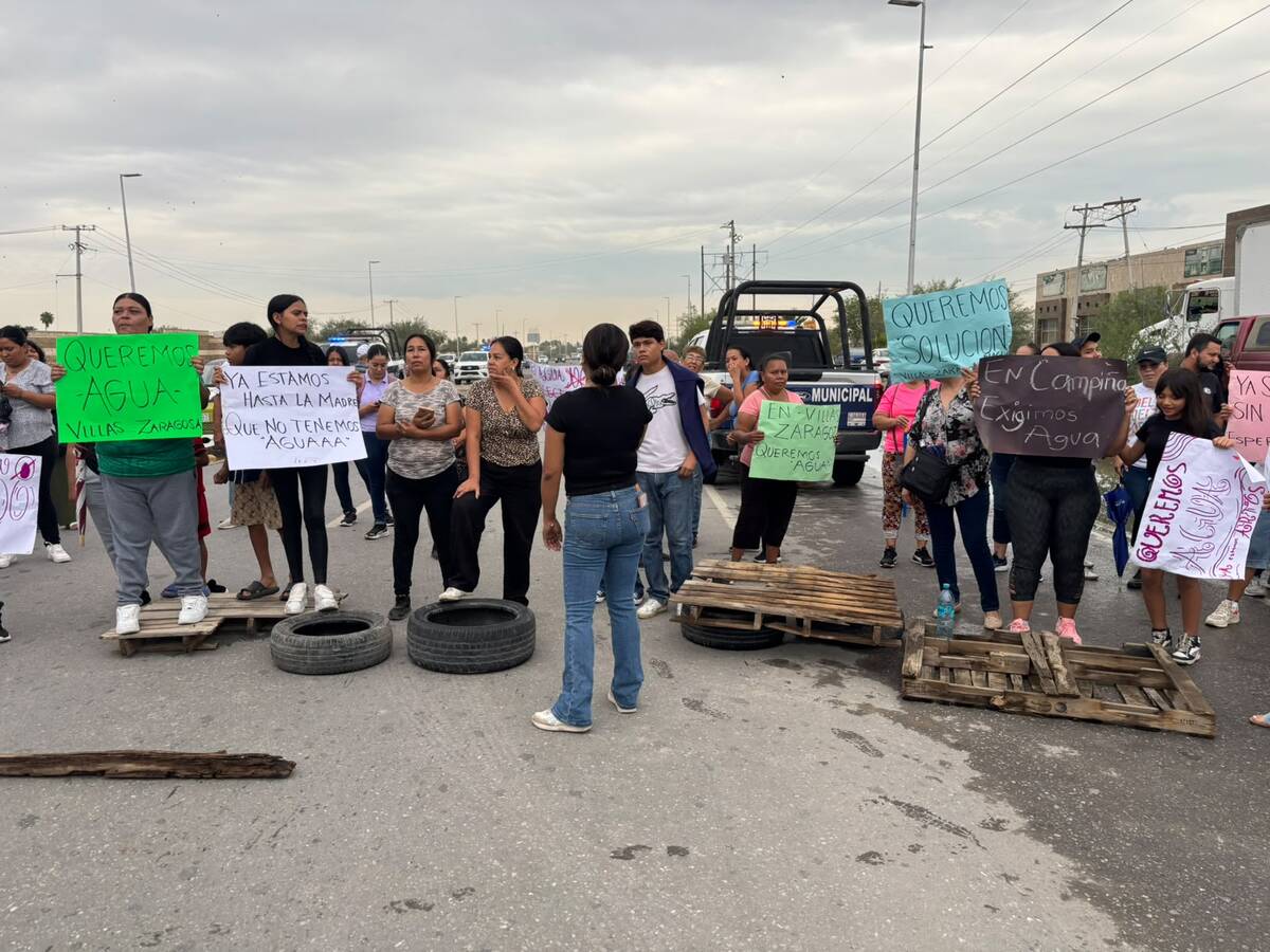 Manifestación por falta de agua en Torreón. | Foto: Cristian Morúa