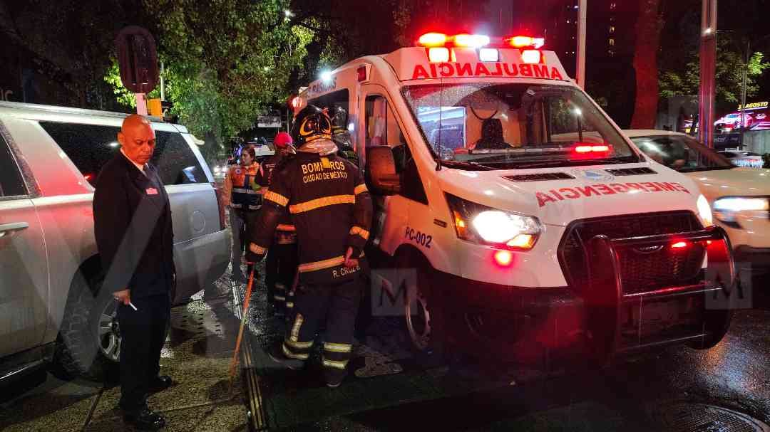 Un niño de ocho años fue rescatado y estabilizado por cuerpos de emergencia tras resbalar al salir de la alberca del Hotel Sevilla Palace | Especial