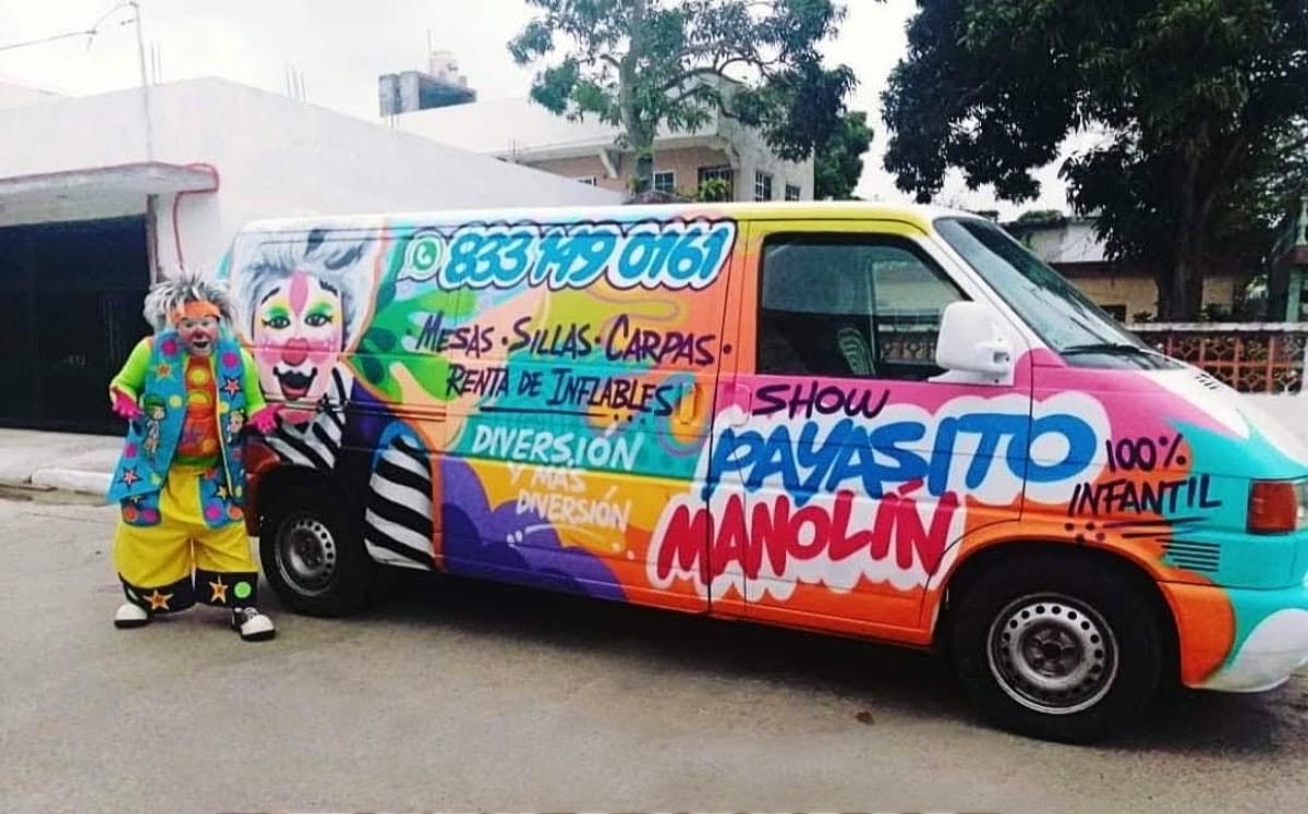 Payasito Manolín, artista de Tampico que trabaja cada verano en Escocia. | Vía FB.- Payasito Manolín