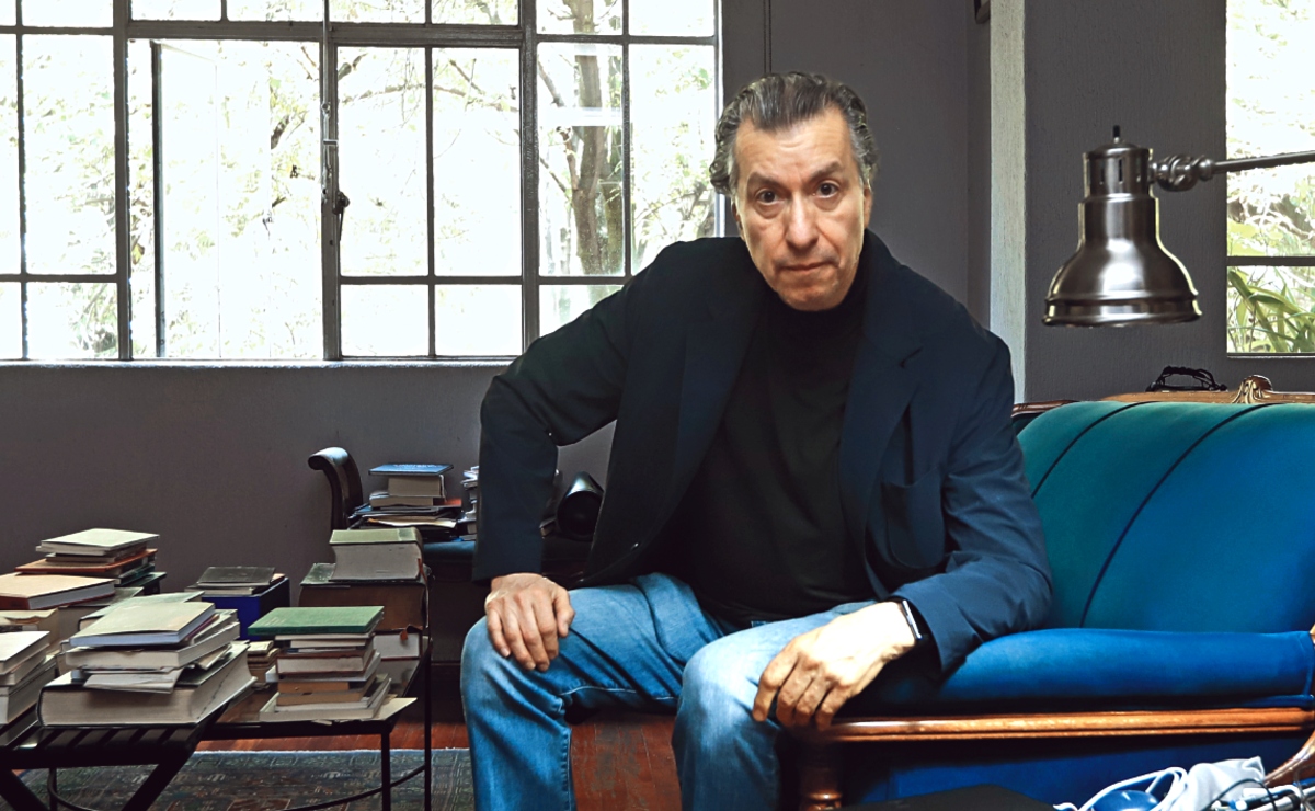 El poeta y ensayista mexicano Víctor Manuel Mendiola. (Foto: Ariana Pérez)