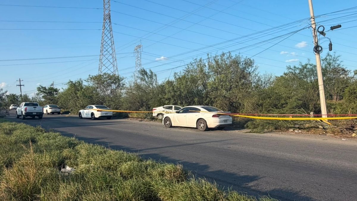 El automóvil compacto terminó destrozado dentro de un terreno baldío a la altura de la colonia Andrés Caballero | Gabriela Garza