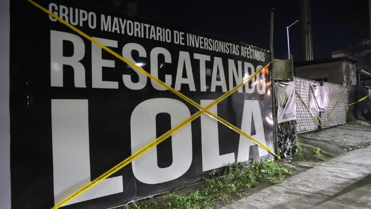 Las autoridades colocaron lonas en el inmueble para concretar el aseguramiento físico del edificio. | Luis Guerra