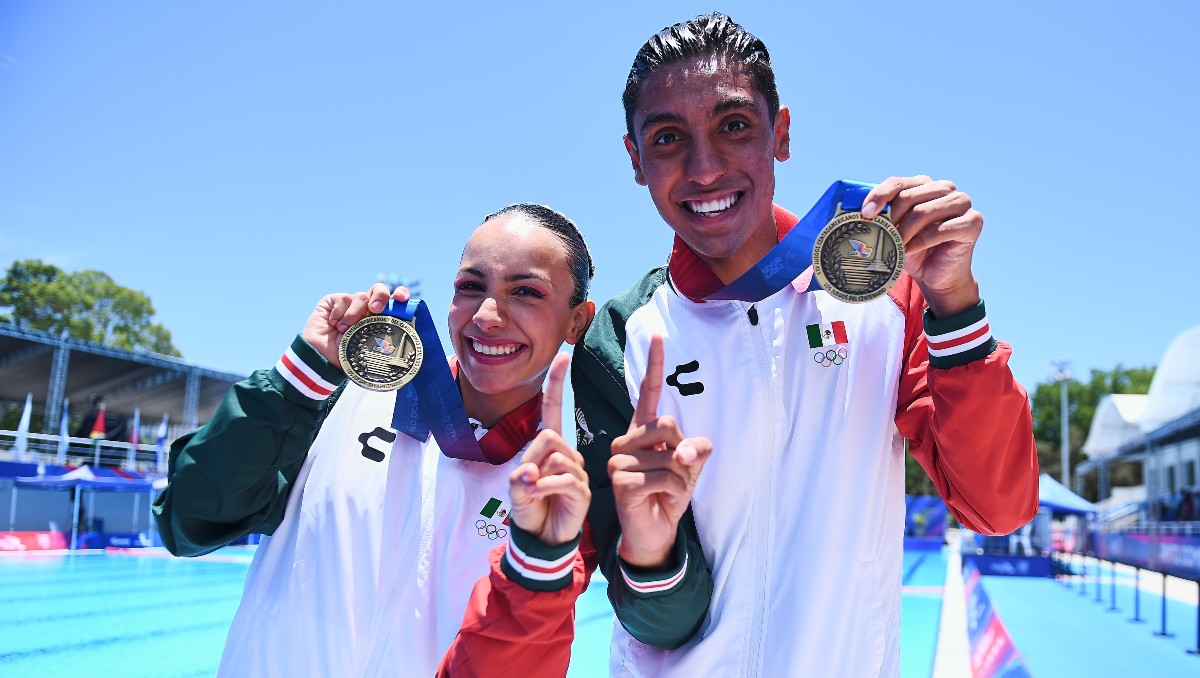 Diego Villalobos e Itzamary Gonzalez celebran medallas de Oro en los Juegos Centroamericanos 2026 (Mexsport)
