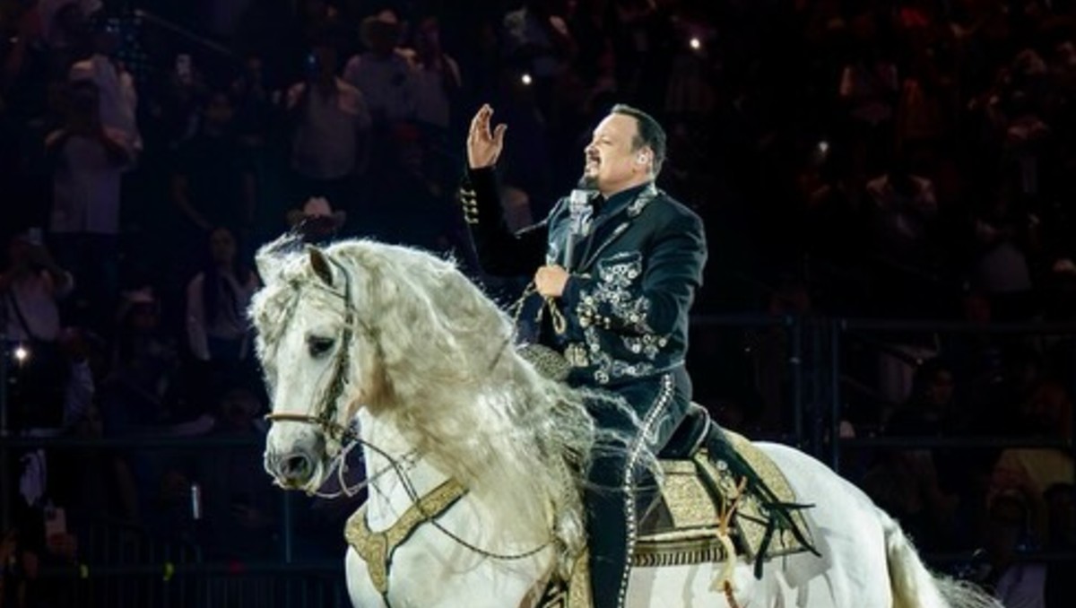 El cantante mostró parte de su festejo en redes. | Especial