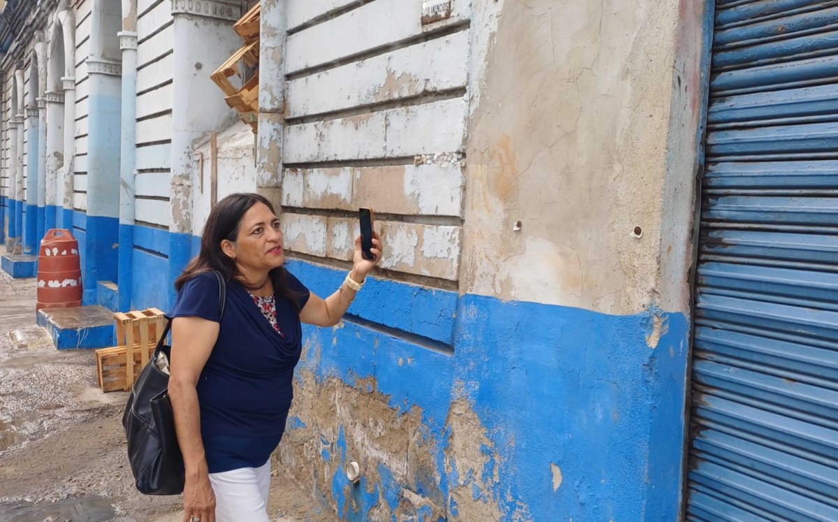 La encargada en Tamaulipas del Consejo Internacional de Monumentos y Sitios (Icomos) realizó un recorrido por el centro histórico de Tampico. CORTESÍA