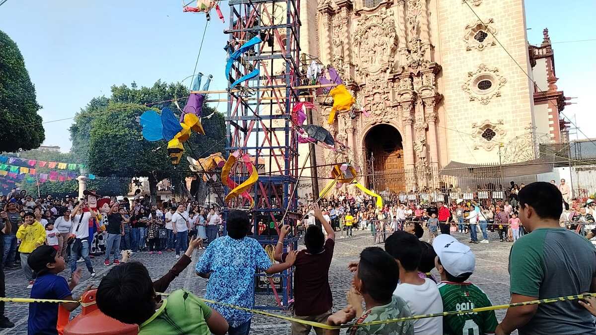 Llaman a Protección Civil a vigilar pirotecnia en iglesias de Guerrero tras letal explosión en festividad. | Foto: Flor Miranda Mayo