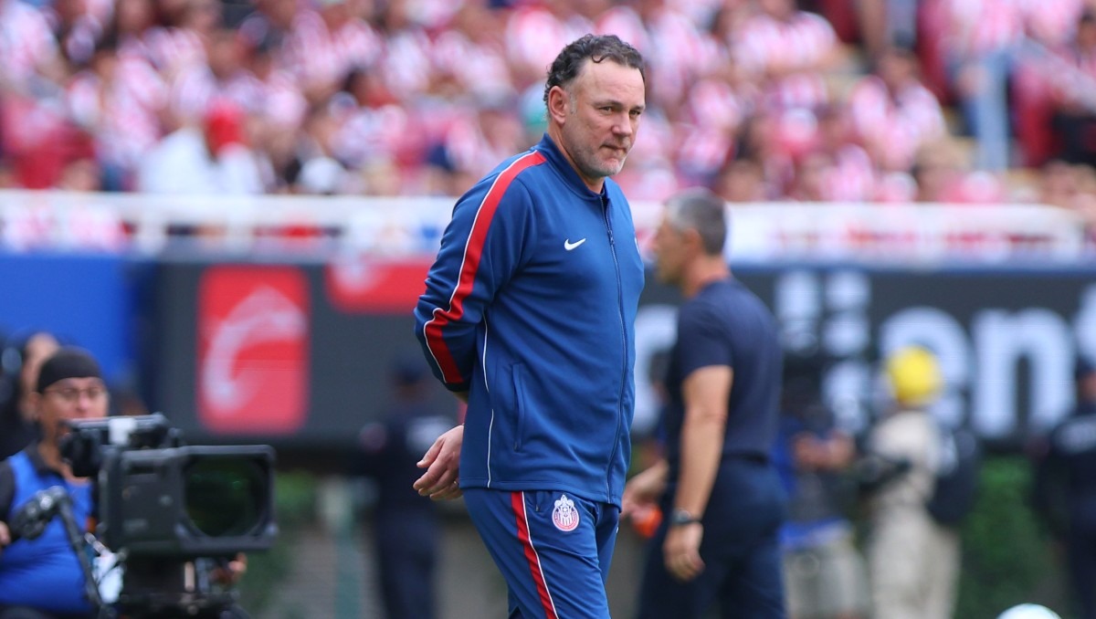 Milito en contra de las críticas que recibe Chivas (Imago7)