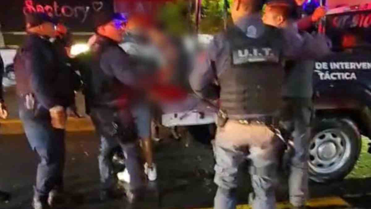 Policías recuperaron en Ecatepec una camioneta robada a una mujer en Los Reyes Acozac y detuvieron a dos sospechosos. | Foto: Especial
