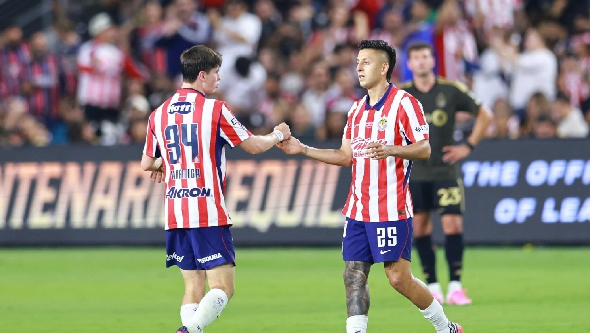 Roberto Alvarado, el referente goleador en el ataque de Chivas (Mexsport)
