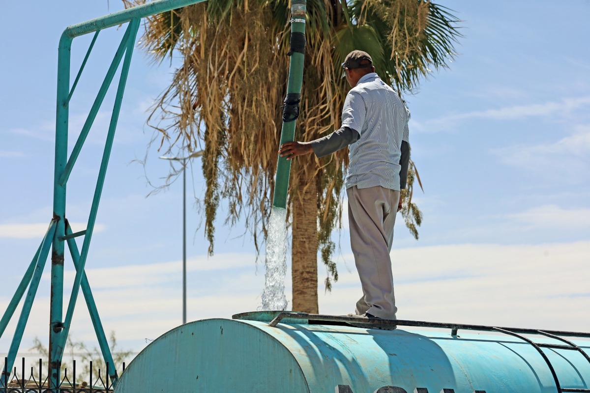 Simas Torreón implementa operativo de pipas de agua para desabasto al oriente de la ciudad. (Archivo: Verónica Rivera)
