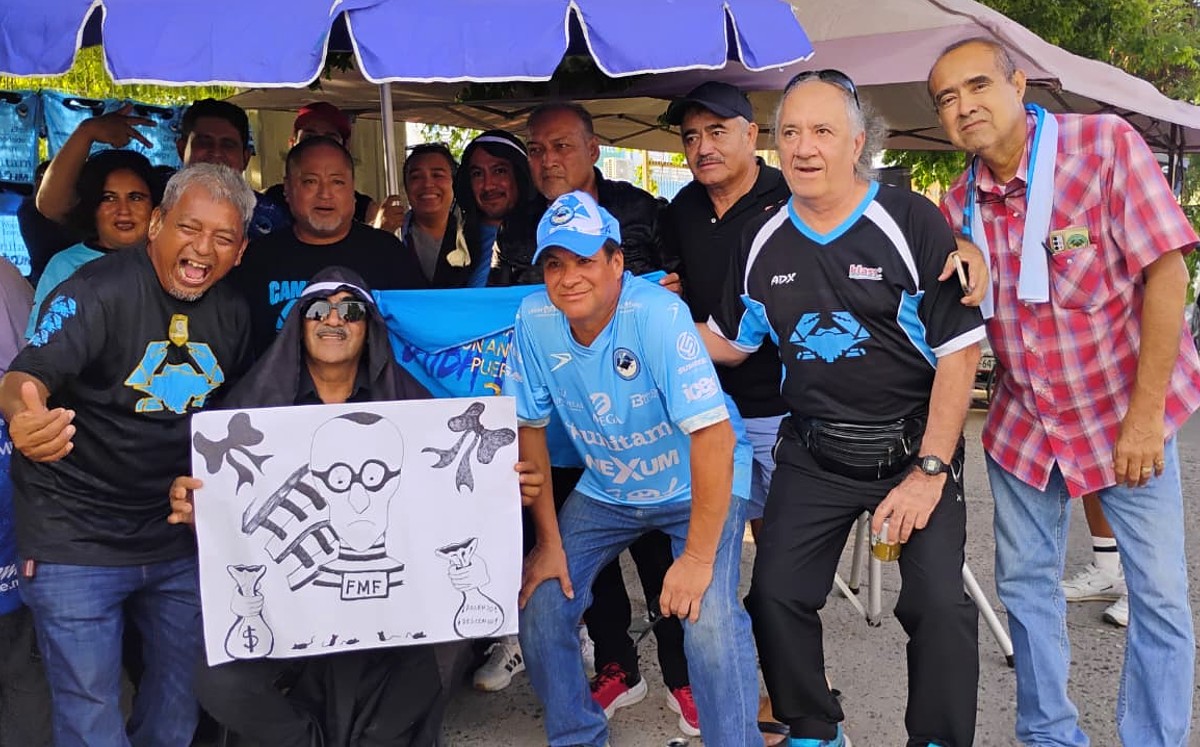 Aficionados de la Jaiba Brava protestan contra la prohibición del ascenso | Víctor Hugo Durán