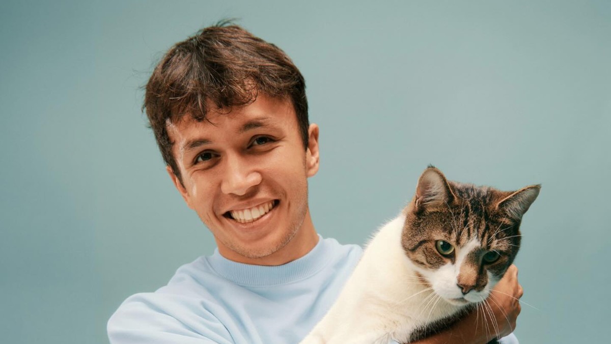 Alex Albon, piloto de la F1, tiene una particular pasión por los gatos (Instagram @williamsf1team)