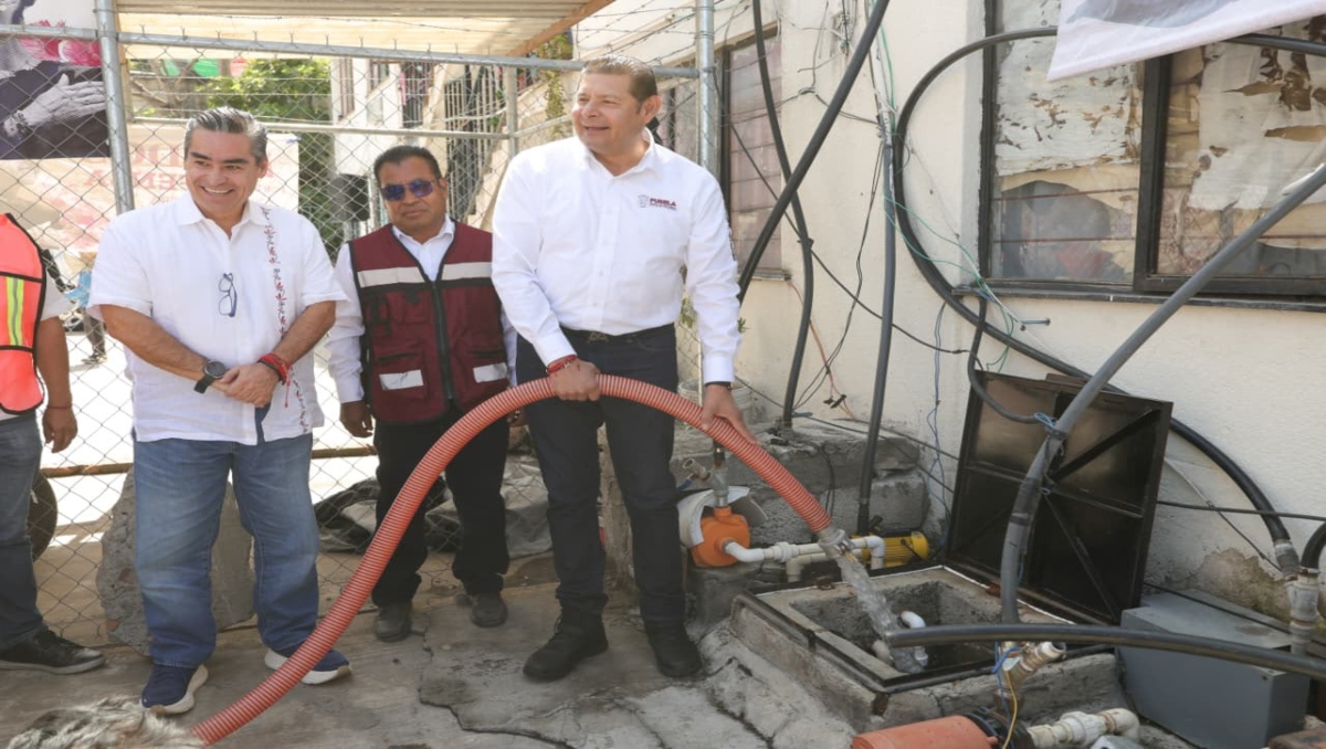 Armenta lleva agua a Clavijero y anuncia intervención de Bulevar | Gobierno de Puebla