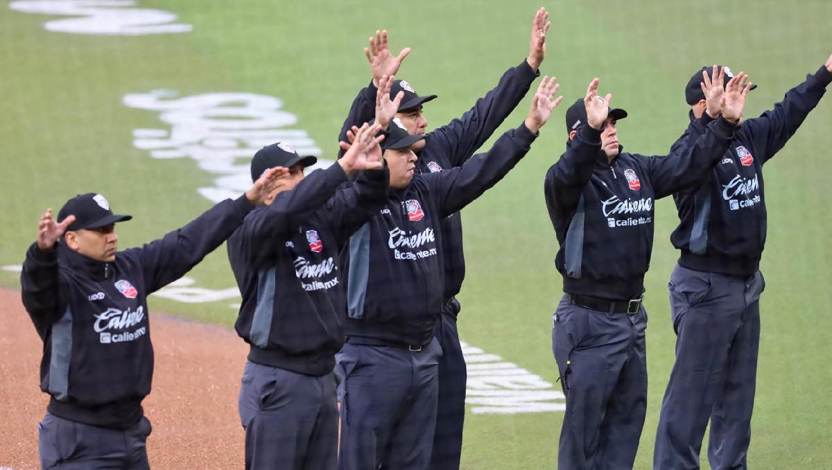 Cuestionan a cuerpo de umpires por posponer el partido entre Sultanes y Charros (Roberto Alanís)