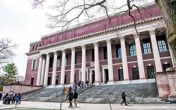 Harvard y otros centros académicos de EU han acotado el inbreeding. AFP