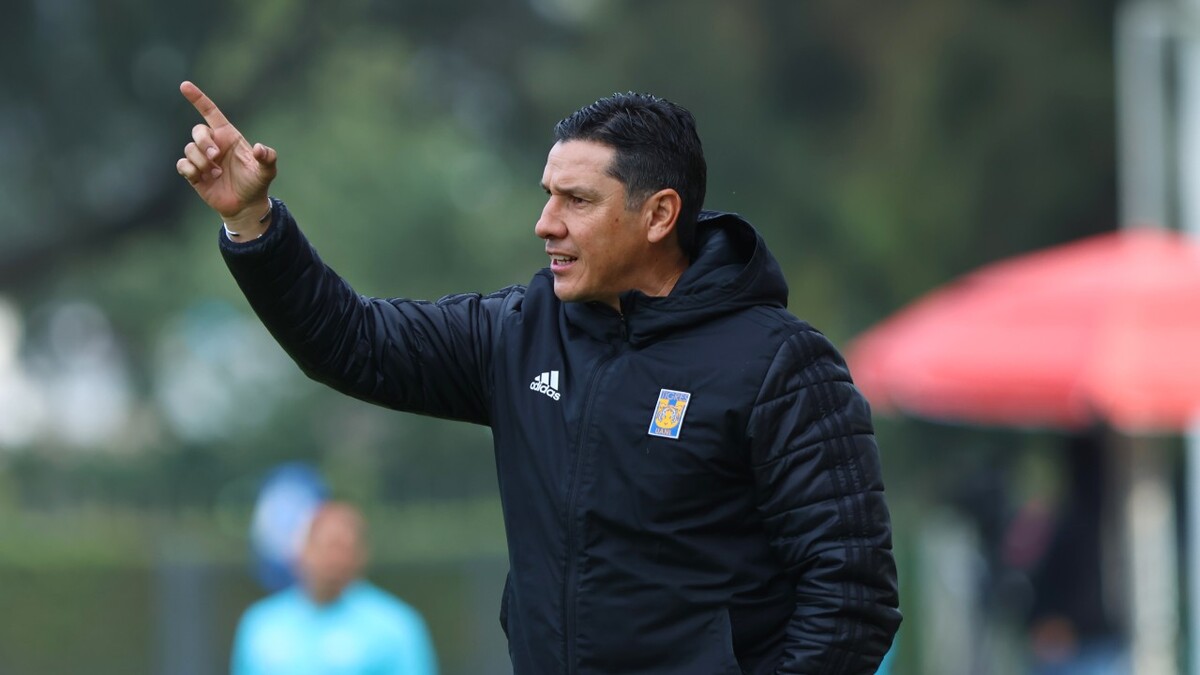 Hernán Elizondo se motiva con su debut como DT de Tigres en el 'Volcán' (Imago7)
