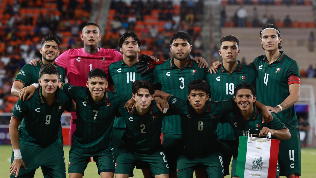 México se queda con la presea de plata en futbol varonil tras caer en penaltis contra Venezuela (X @miseleccionsubs)