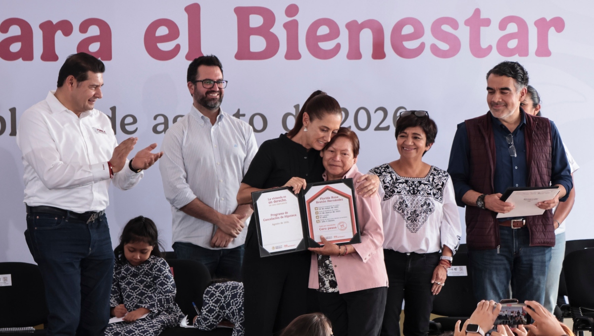 Sheinbaum entrega viviendas y escrituras a poblanos en San Miguel | EsImagen