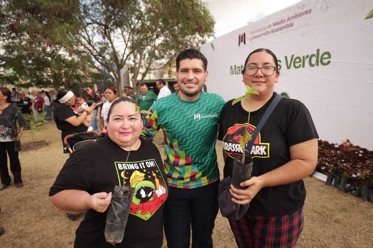 Beto Granados participó en la Jornada Nacional de Reforestación con la plantación de 100 árboles en el Fraccionamiento Los Presidentes.